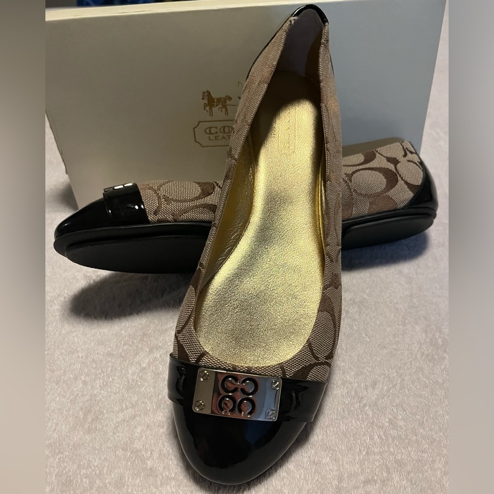 Coach flats